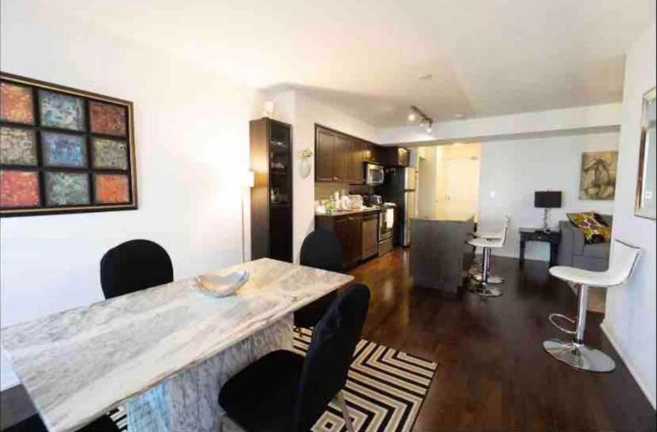 Ferienwohnung Downtown Toronto+Free Parking+Cn Tower View Exterior foto