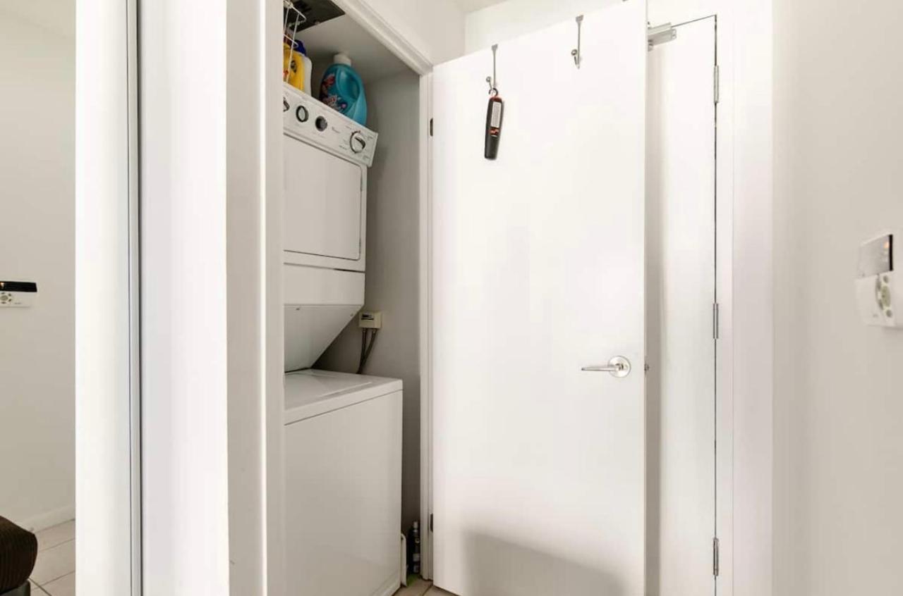 Ferienwohnung Downtown Toronto+Free Parking+Cn Tower View Exterior foto